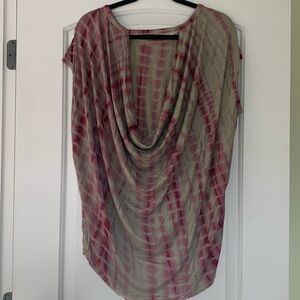Hayden Draped Back Tie Dye
Short Sleeve Shirt